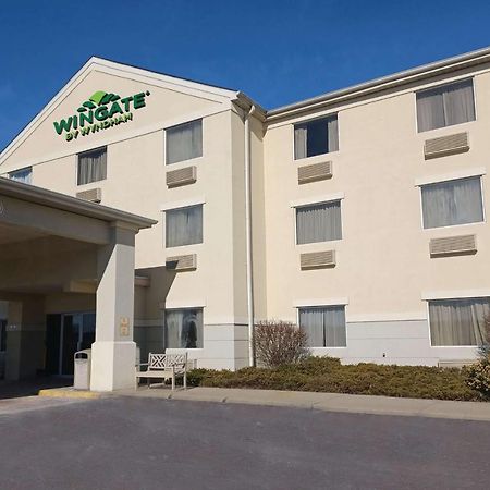 Wingate By Wyndham Pittsburgh New Stanton Hotel Екстериор снимка