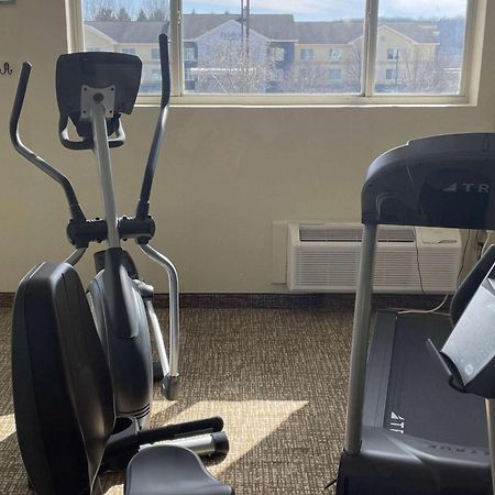 Wingate By Wyndham Pittsburgh New Stanton Hotel Екстериор снимка