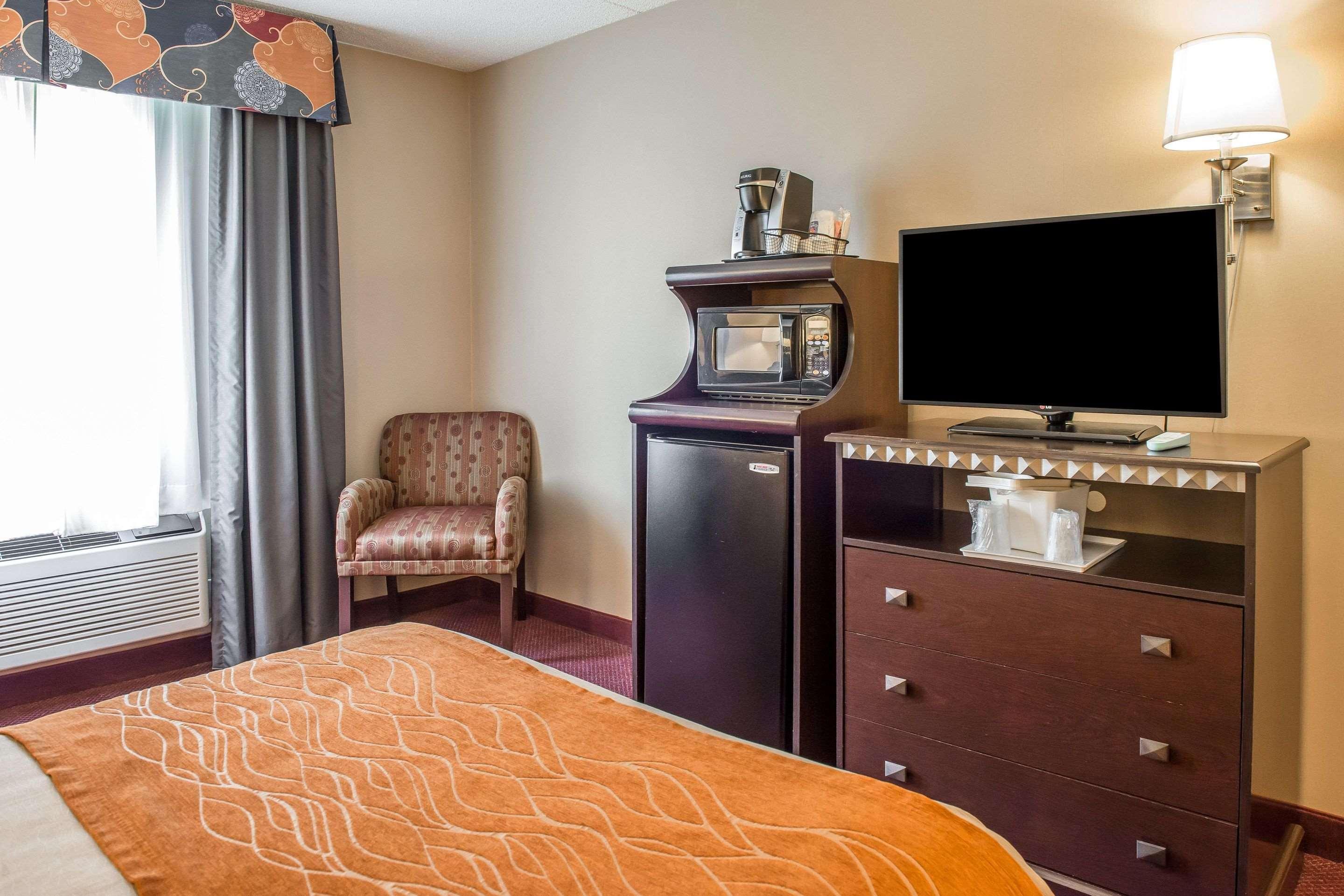 Wingate By Wyndham Pittsburgh New Stanton Hotel Екстериор снимка