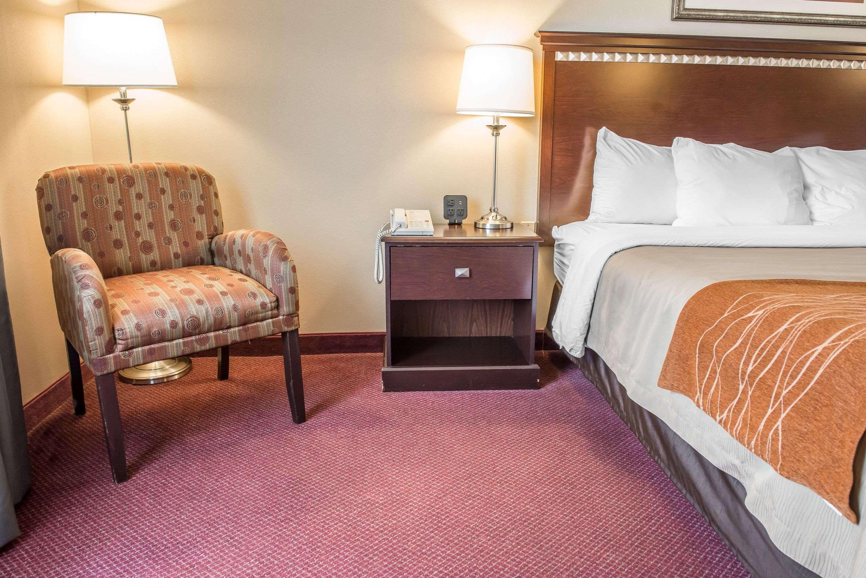 Wingate By Wyndham Pittsburgh New Stanton Hotel Екстериор снимка