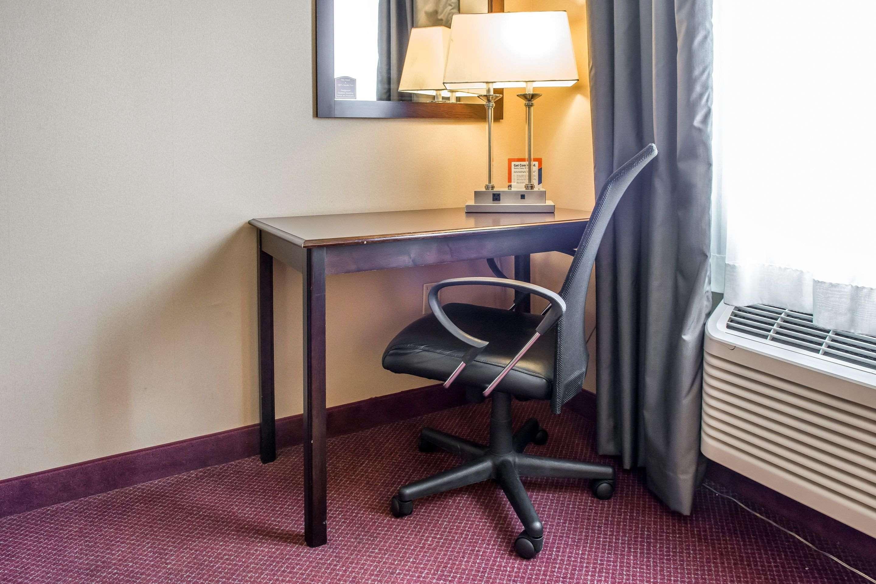 Wingate By Wyndham Pittsburgh New Stanton Hotel Екстериор снимка
