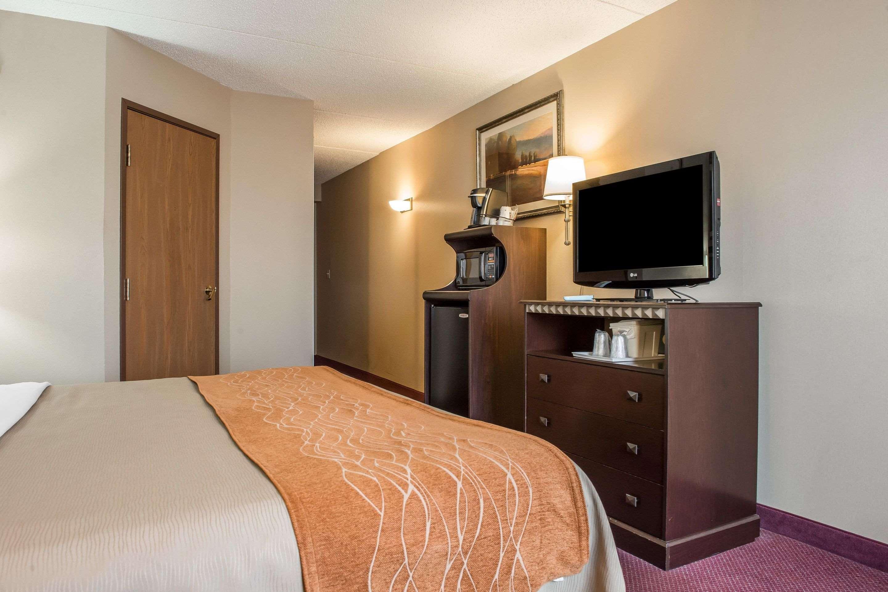 Wingate By Wyndham Pittsburgh New Stanton Hotel Екстериор снимка