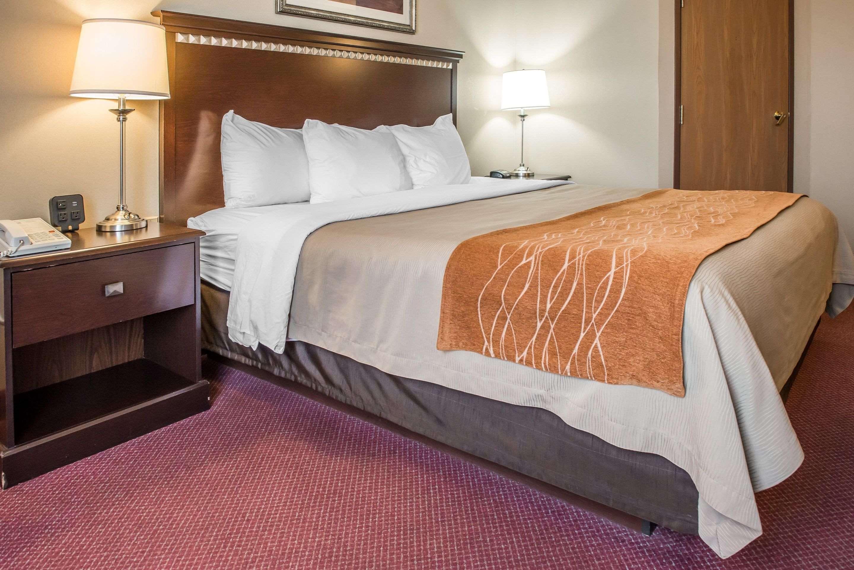 Wingate By Wyndham Pittsburgh New Stanton Hotel Екстериор снимка