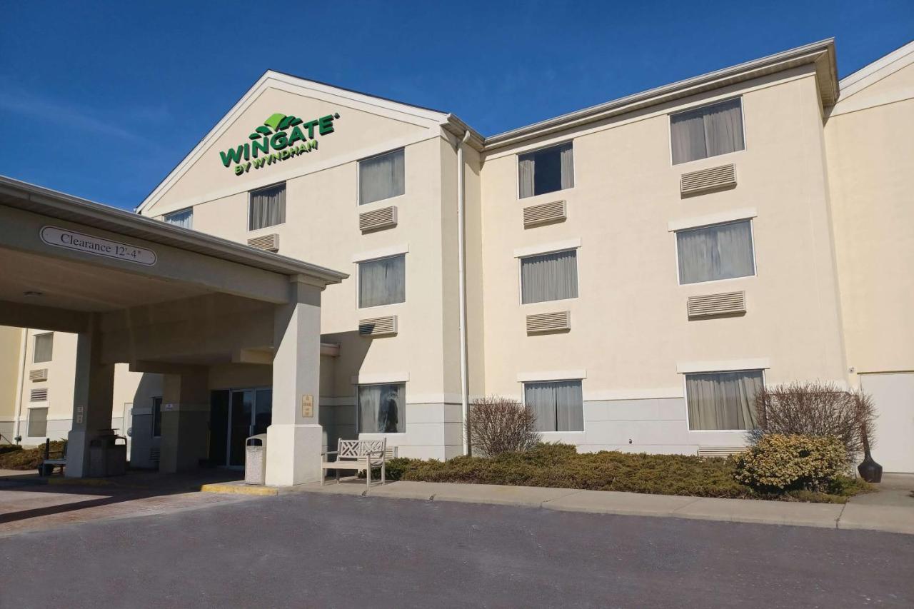 Wingate By Wyndham Pittsburgh New Stanton Hotel Екстериор снимка