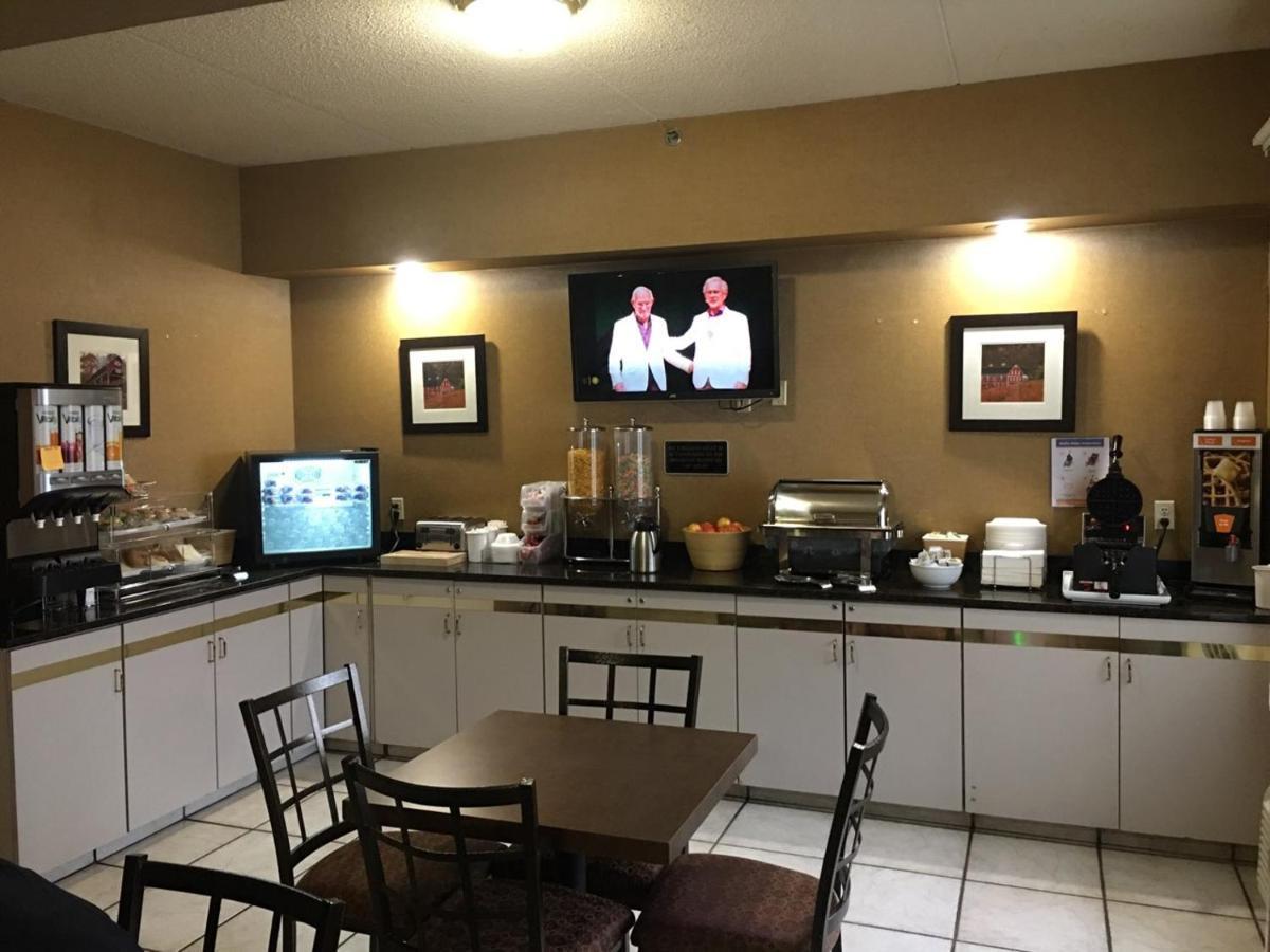 Wingate By Wyndham Pittsburgh New Stanton Hotel Екстериор снимка