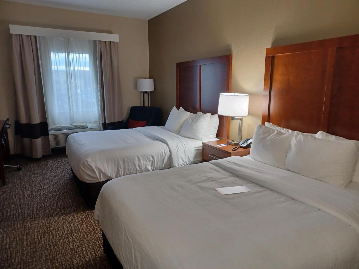 Wingate By Wyndham Pittsburgh New Stanton Hotel Екстериор снимка
