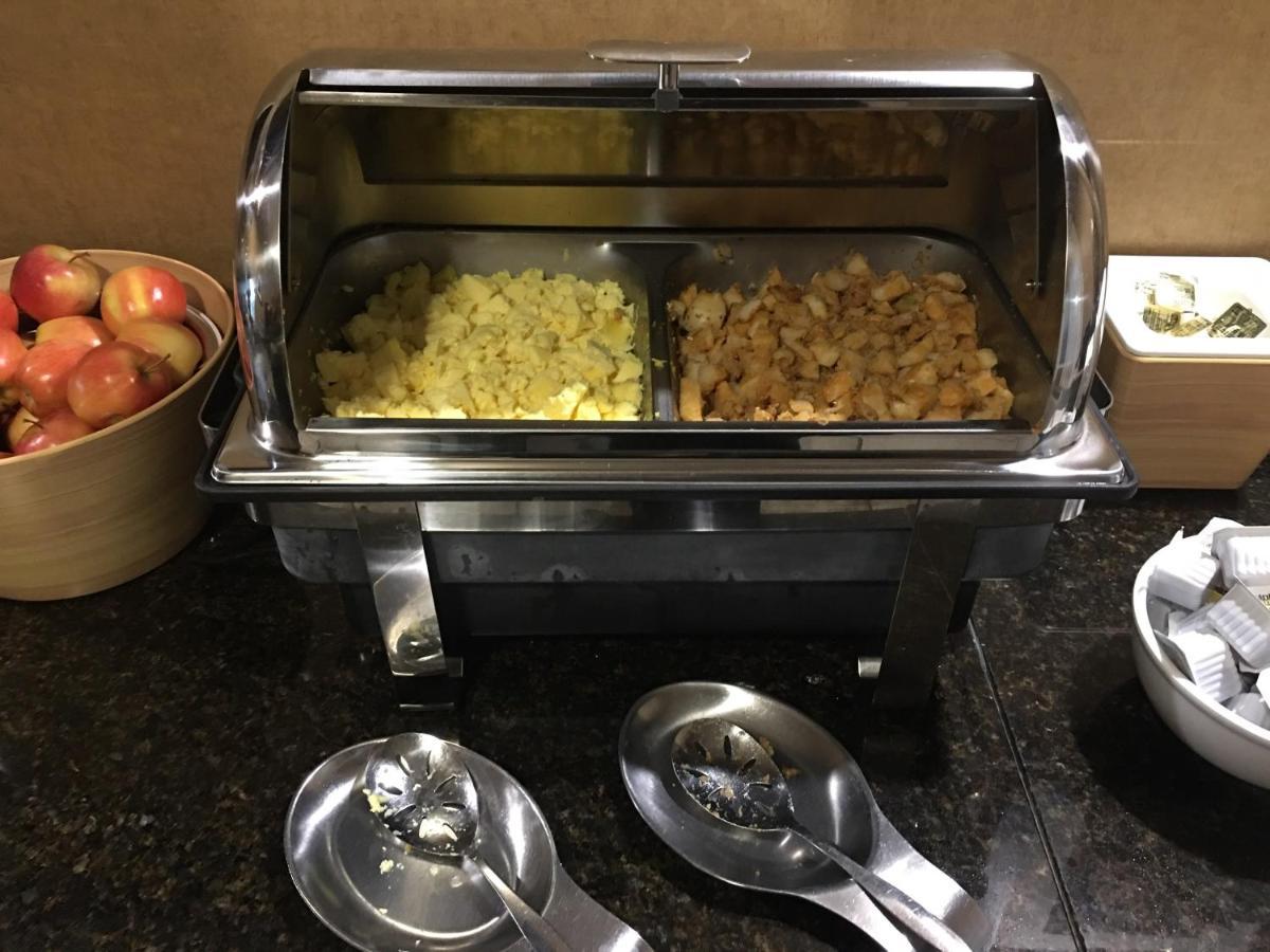 Wingate By Wyndham Pittsburgh New Stanton Hotel Екстериор снимка